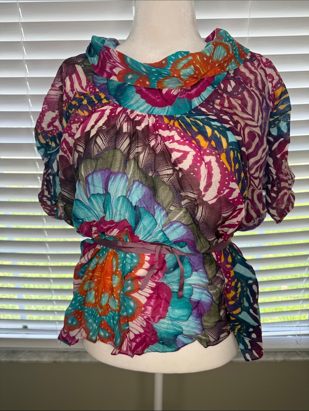 Multicolor Floral Print Short-Sleeve Top with Belt